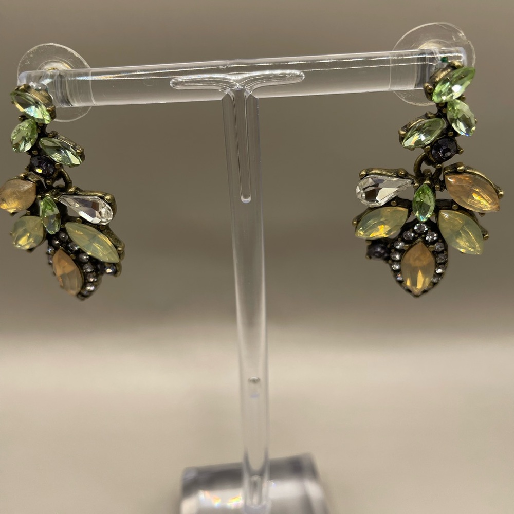 Vintage multi color marquise rhinestone dangle earrings. Green, peach, & white